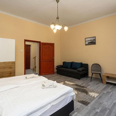 Illes Hotel Сегед Екстер'єр фото