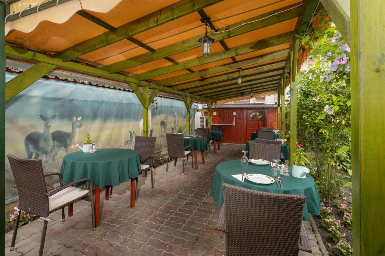 Illes Hotel Сегед Екстер'єр фото