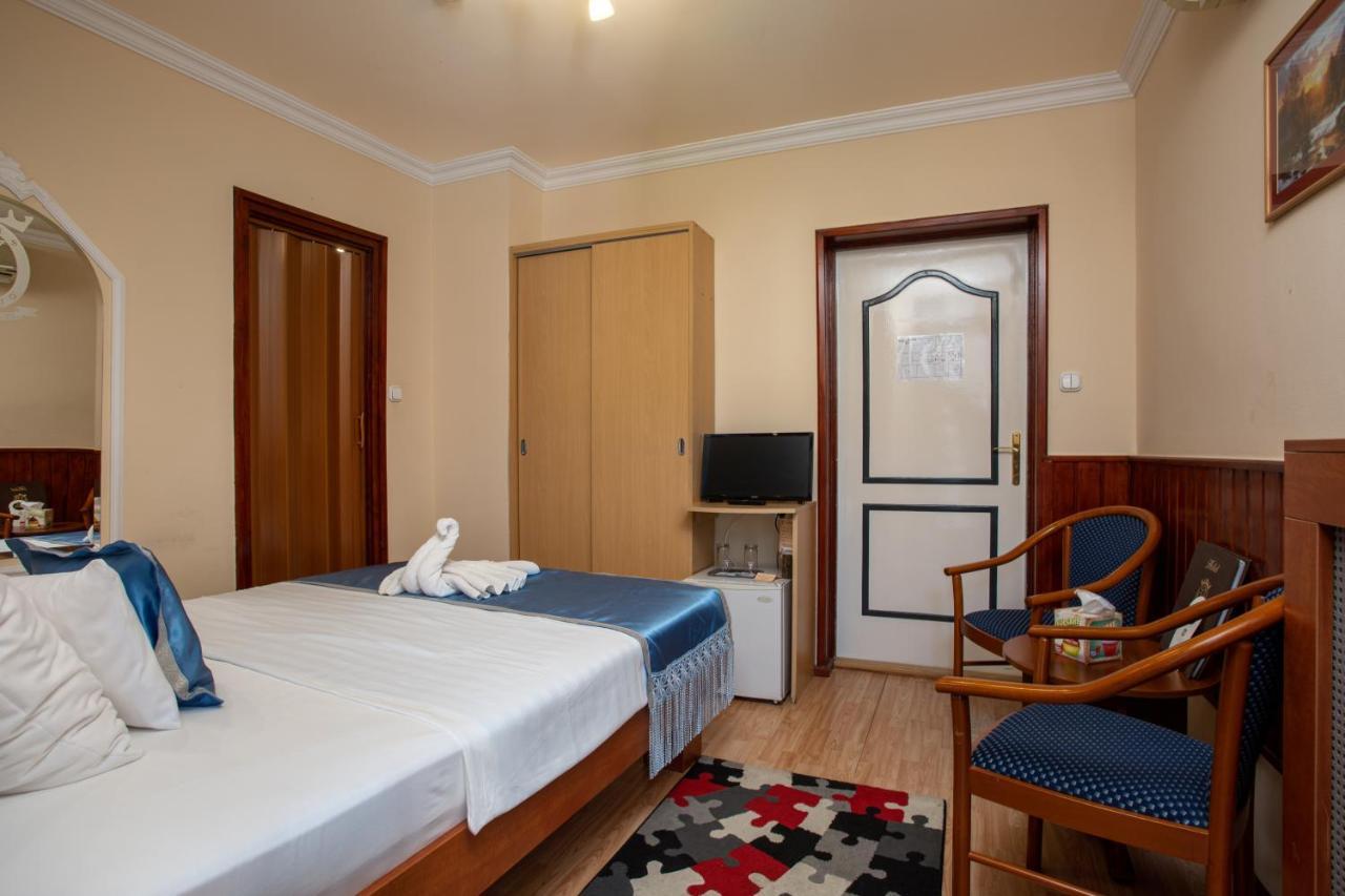 Illes Hotel Сегед Екстер'єр фото
