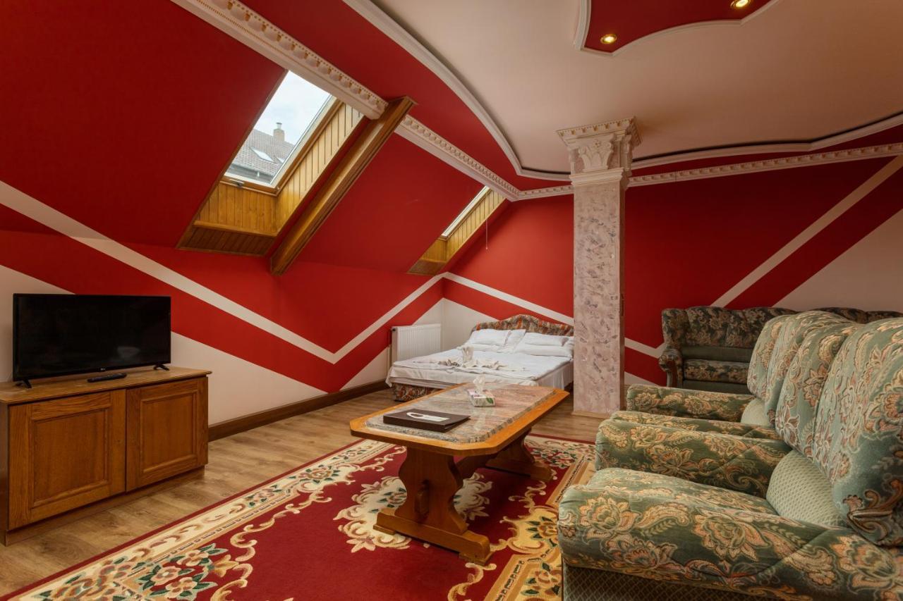 Illes Hotel Сегед Екстер'єр фото