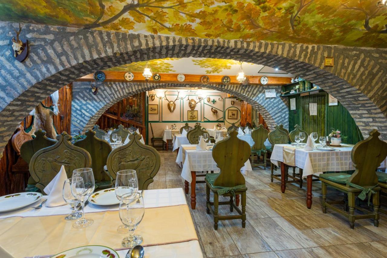 Illes Hotel Сегед Екстер'єр фото