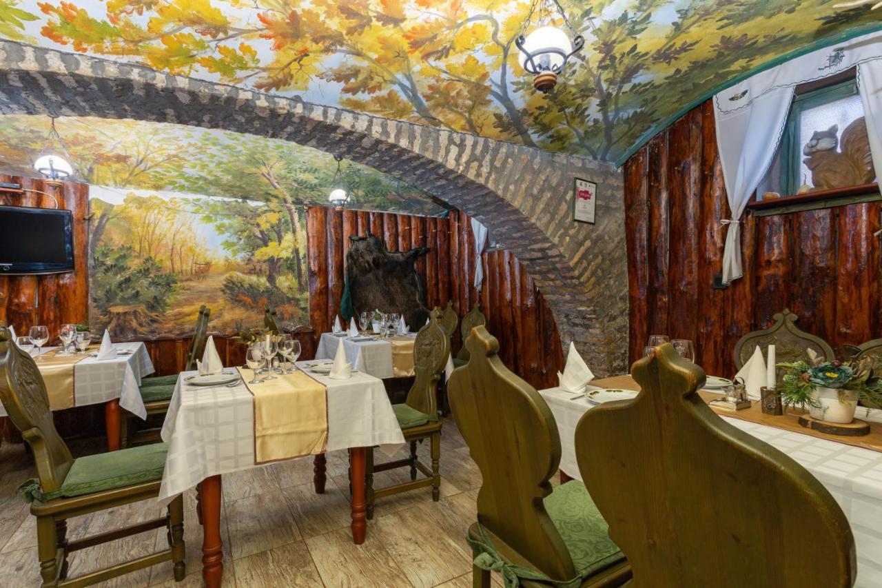 Illes Hotel Сегед Екстер'єр фото