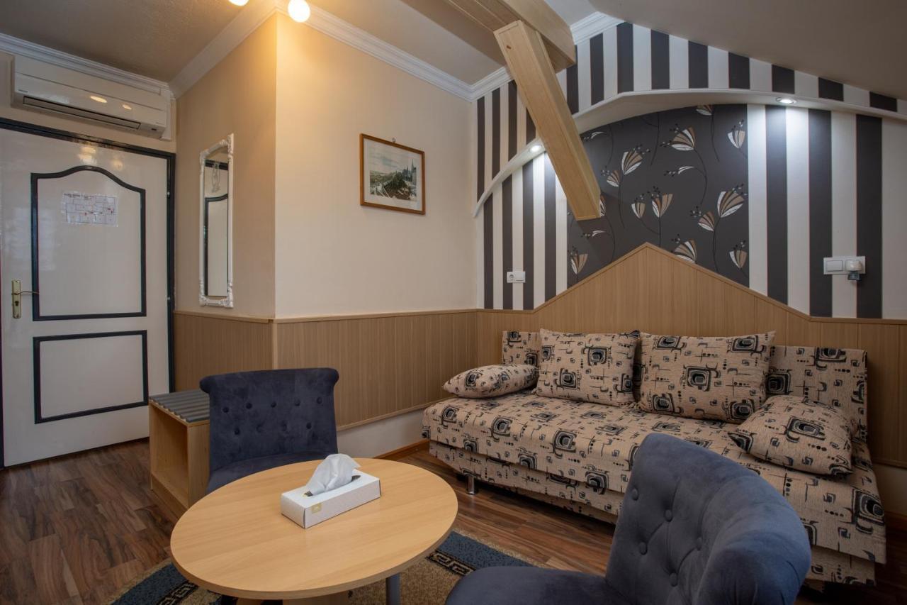 Illes Hotel Сегед Екстер'єр фото