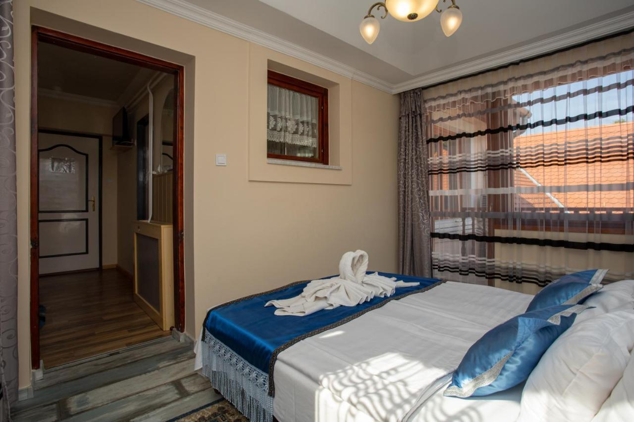 Illes Hotel Сегед Екстер'єр фото
