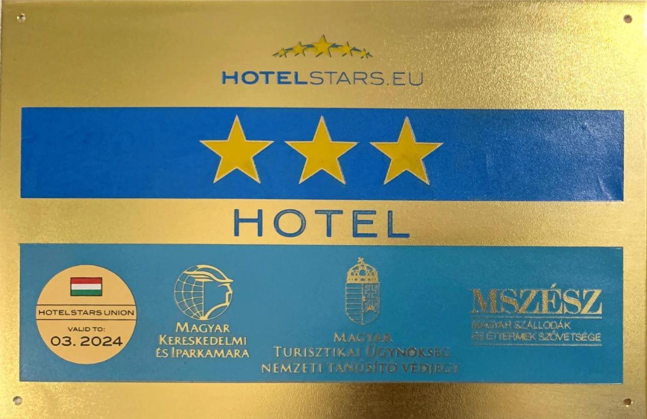 Illes Hotel Сегед Екстер'єр фото