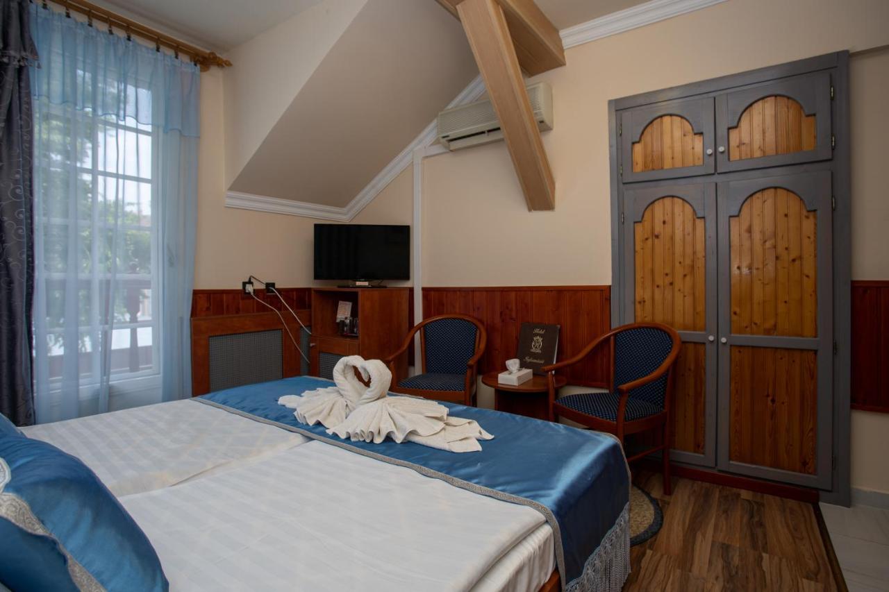 Illes Hotel Сегед Екстер'єр фото