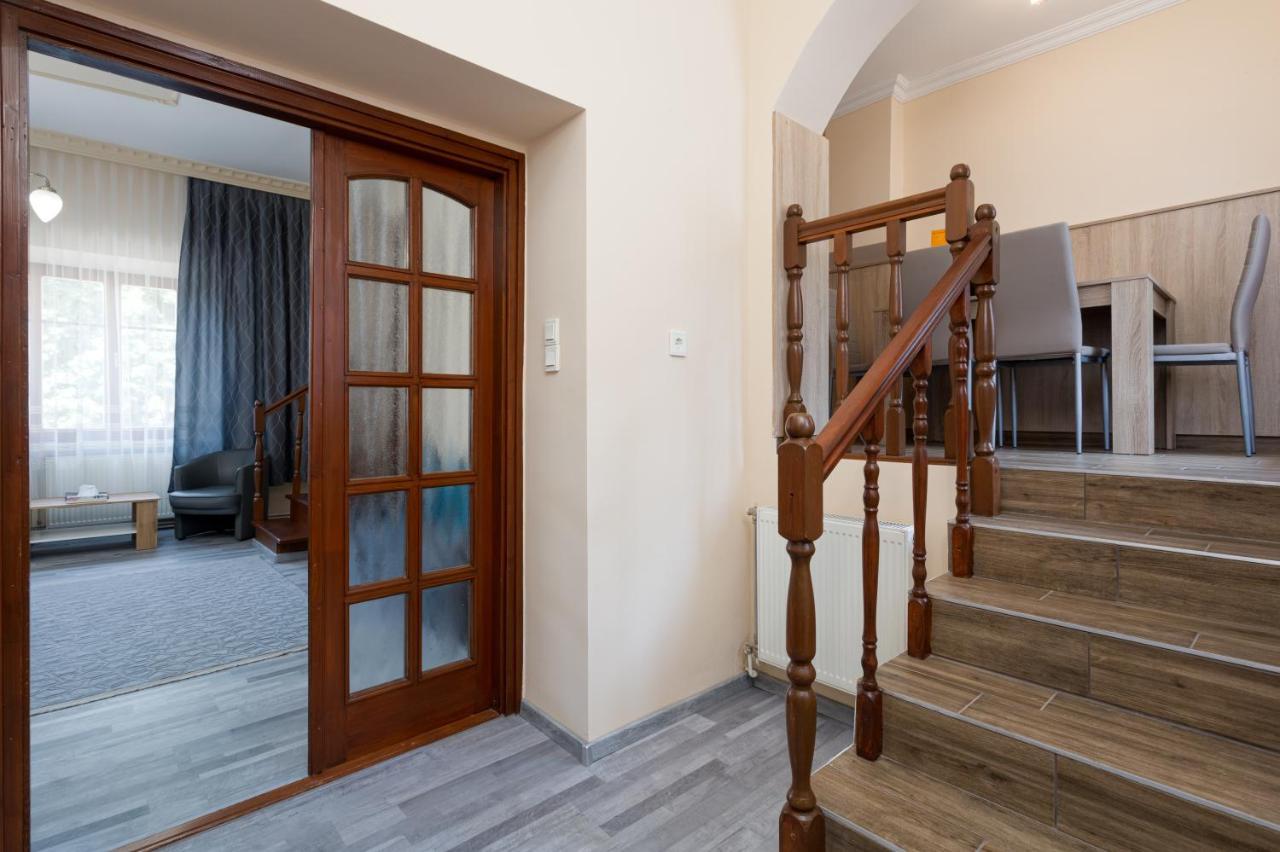 Illes Hotel Сегед Екстер'єр фото