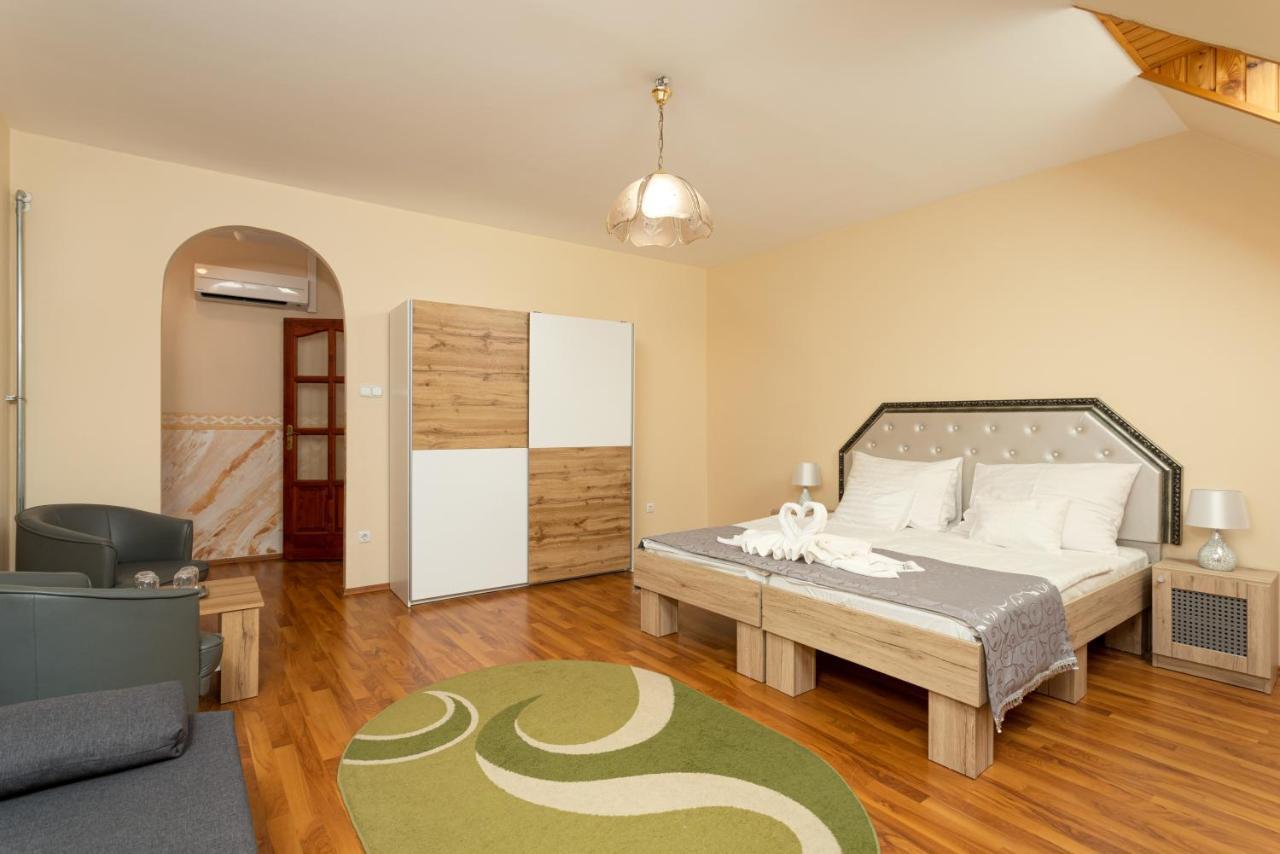 Illes Hotel Сегед Екстер'єр фото