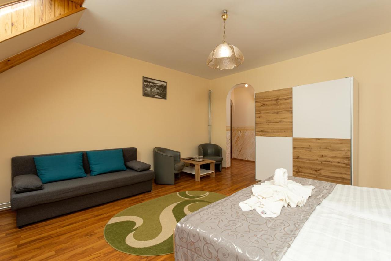 Illes Hotel Сегед Екстер'єр фото