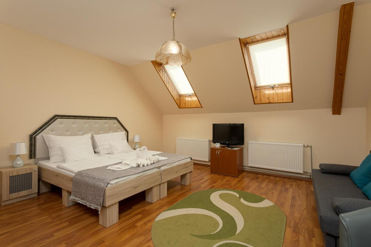 Illes Hotel Сегед Екстер'єр фото