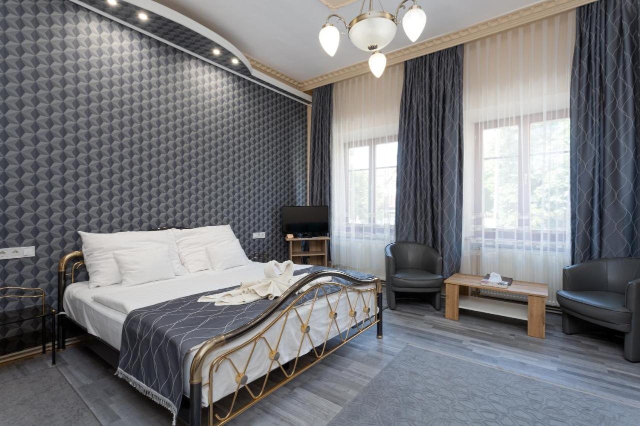 Illes Hotel Сегед Екстер'єр фото